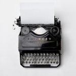 foto di una macchina da scrivere antica